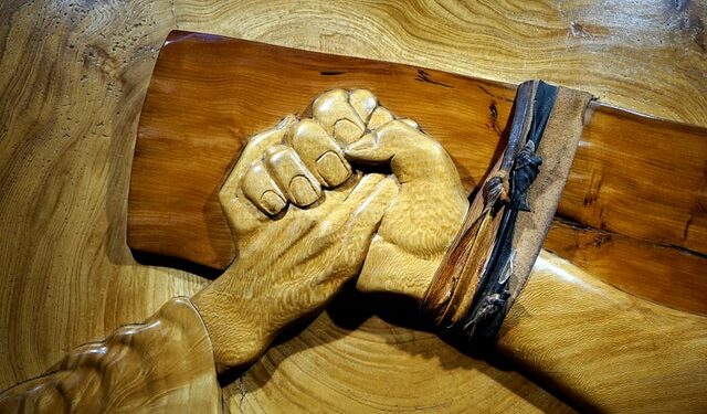 How to carve wood by hand