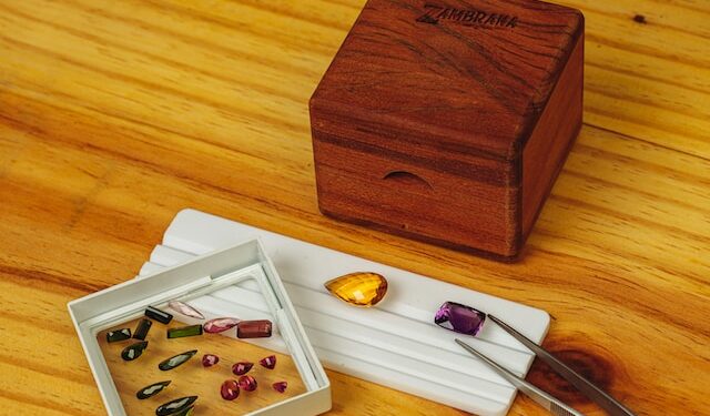 How to Create a Beautiful Wood Jewelry Box for Your Accessories