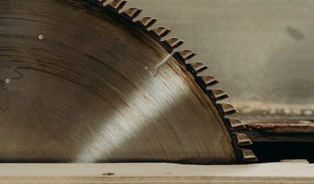 The Top 5 Best Saw Blades for Cutting Softwood