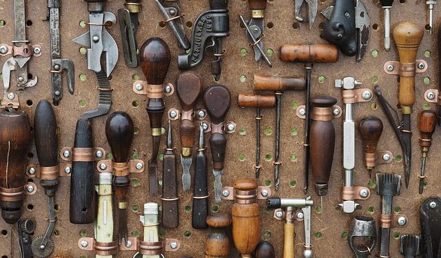 The Top 5 Woodworking Instagram Accounts for Hand Tool Woodworking Inspiration